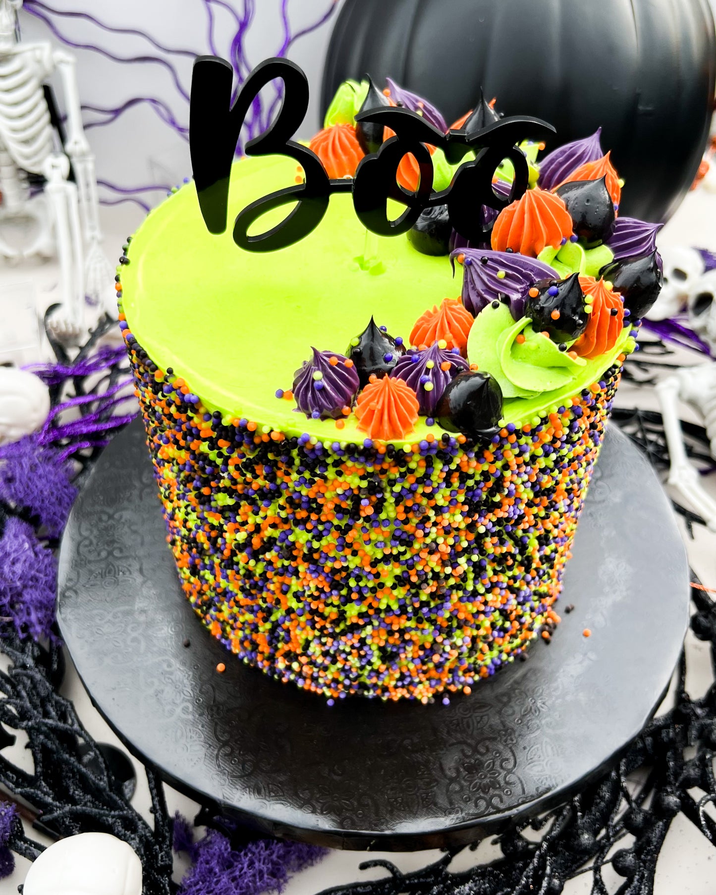THE HALLOWEEN HAUNT CAKE