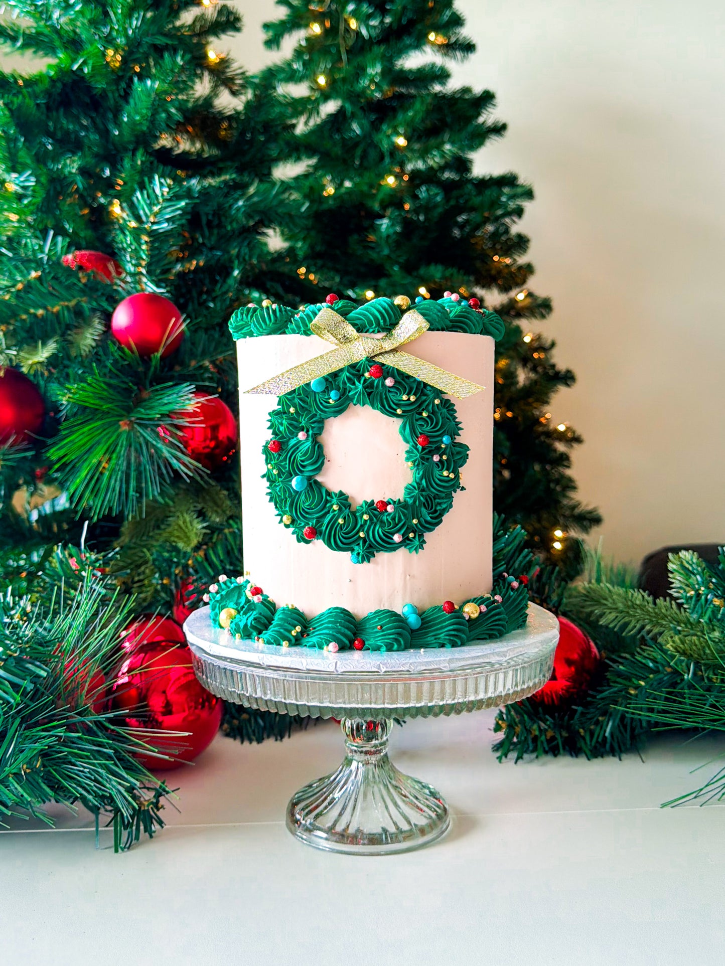 HOLIDAY WREATH CAKE